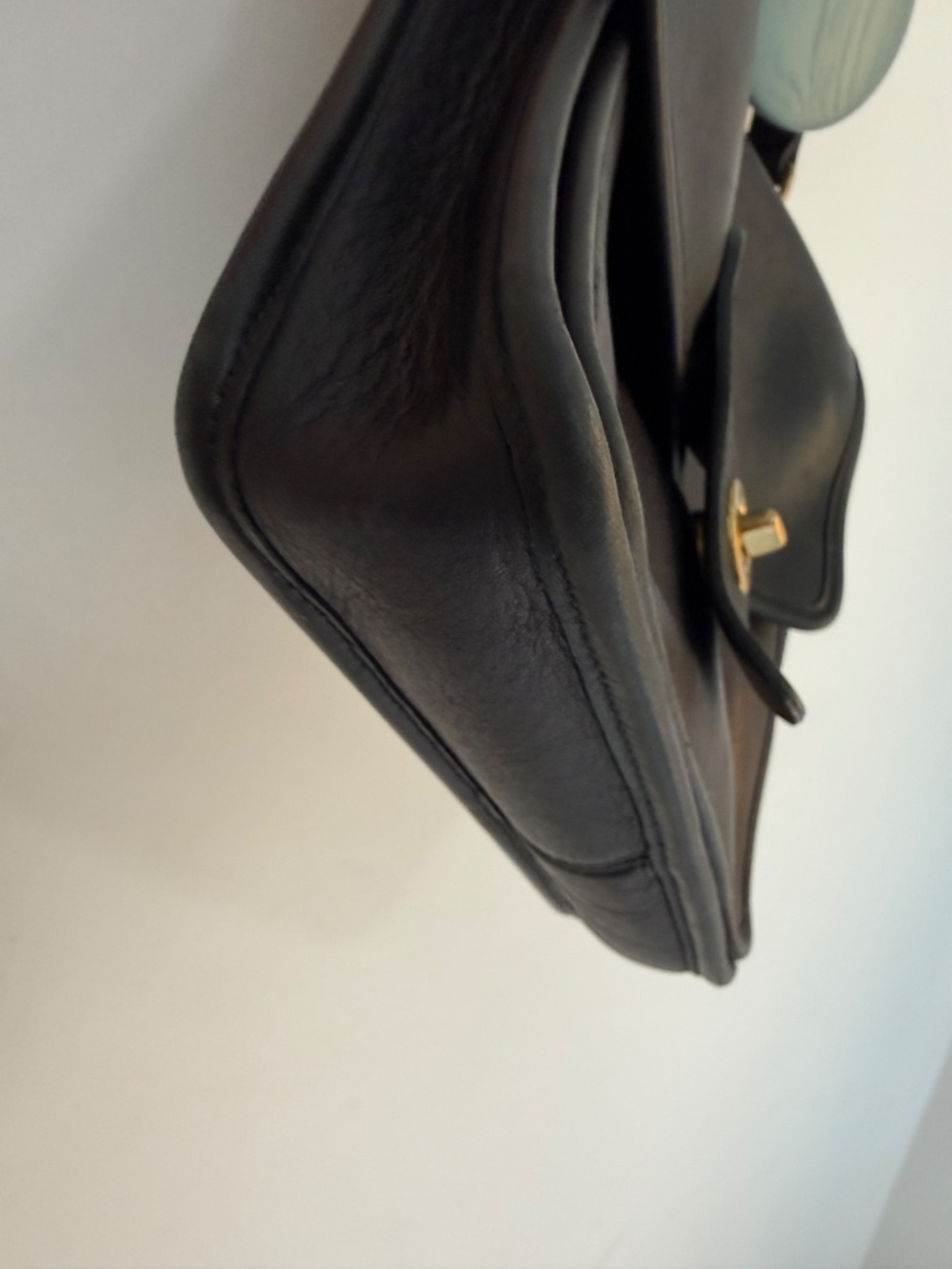Vintage Coach Station Bag 5130 Black Leather Brass Turnlock Top Handle Purse - Picture 11 of 12